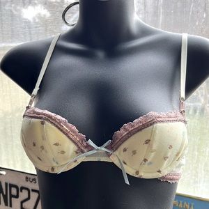 Victoria’s Secret Vintage Lace Demi Balconette Bra NEW w/o tags